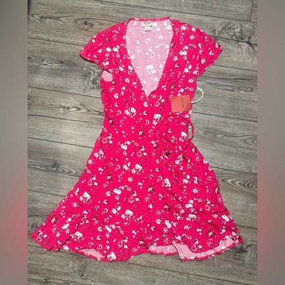 Nwt pink floral wrap mini dress xs Barbie festival fairy core - Picture 2 of 2